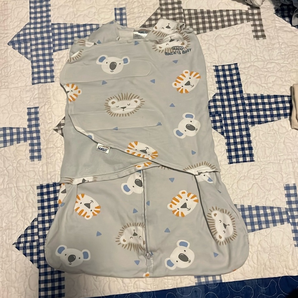Halo brand swaddle sleep sack. Size is Newborn to 3 months